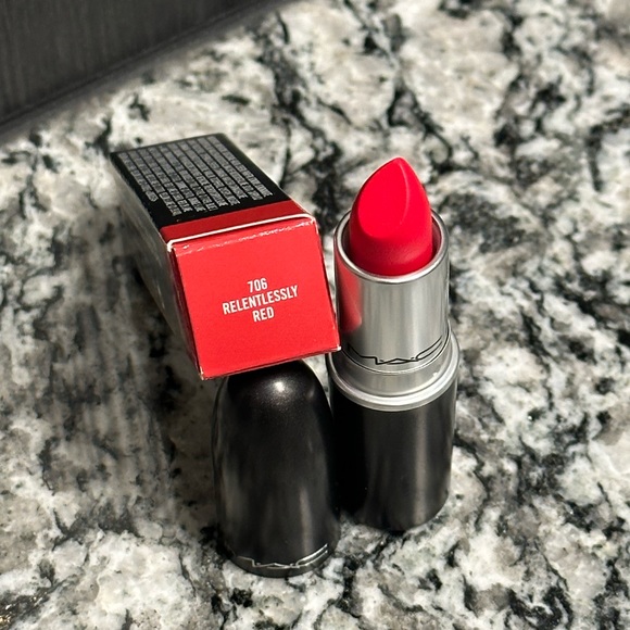 Mac Retro Matte Lipstick ‘Relentless Red’ #706 - Picture 2 of 4